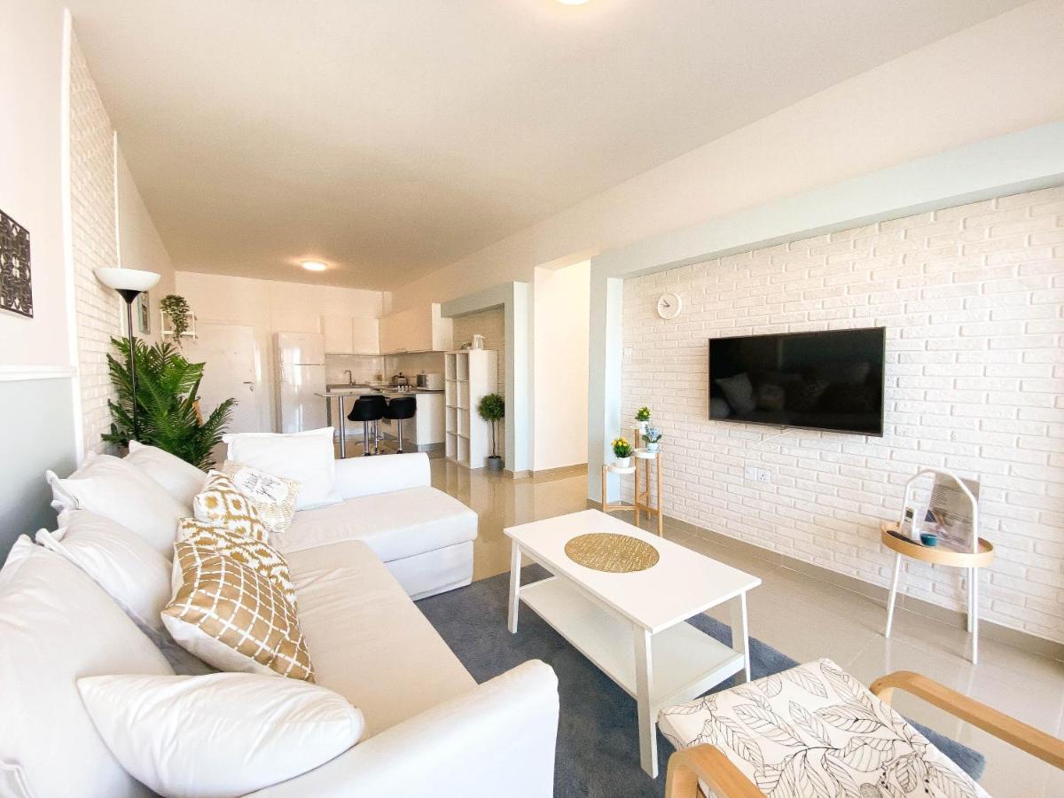 Spartacus Pool Apartments In Caesar Resort & Spa Trikomo Dış mekan fotoğraf
